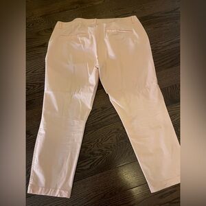 Old Navy "Boyfriend Straight" Peach Capri Pants